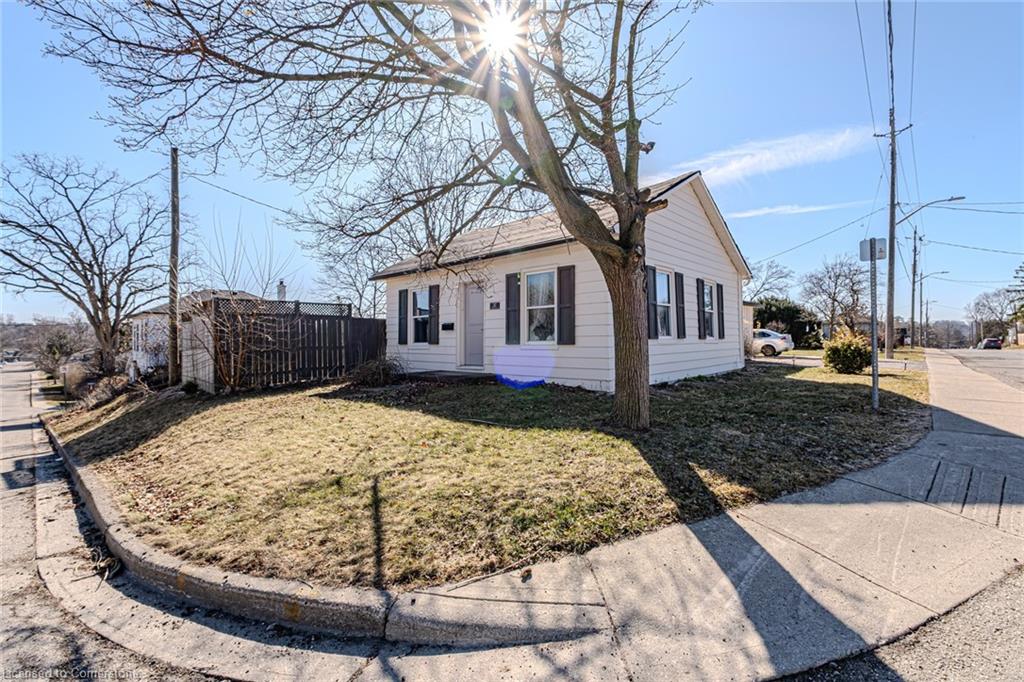 37-queen-street-paris-ontario-40724808