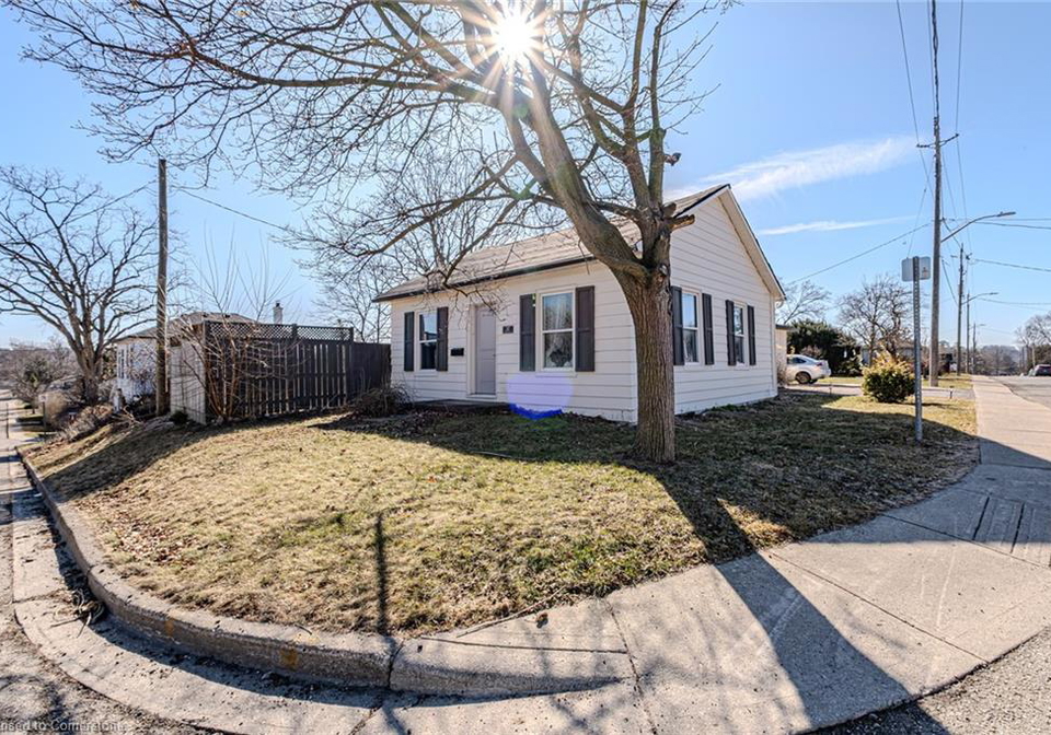 37-queen-street-paris-ontario-40724808