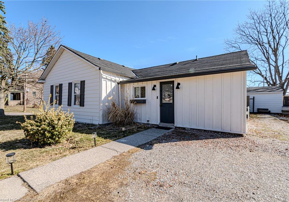 37-queen-street-paris-ontario-40724808
