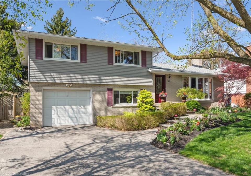 61-larkspur-crescent-kitchener-ontario-40725317
