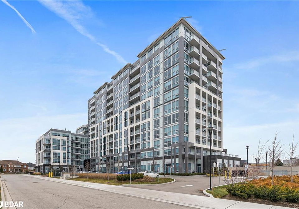 1050-main-street-milton-ontario-40725615