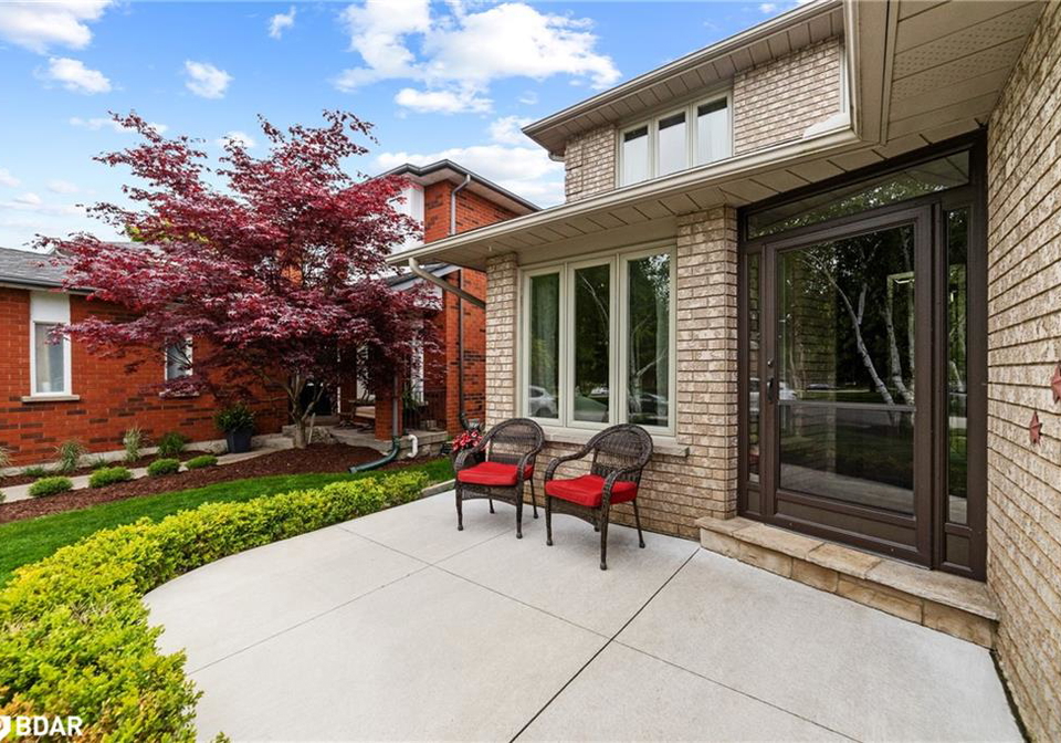 42-fellowes-crescent-waterdown-ontario-40726105