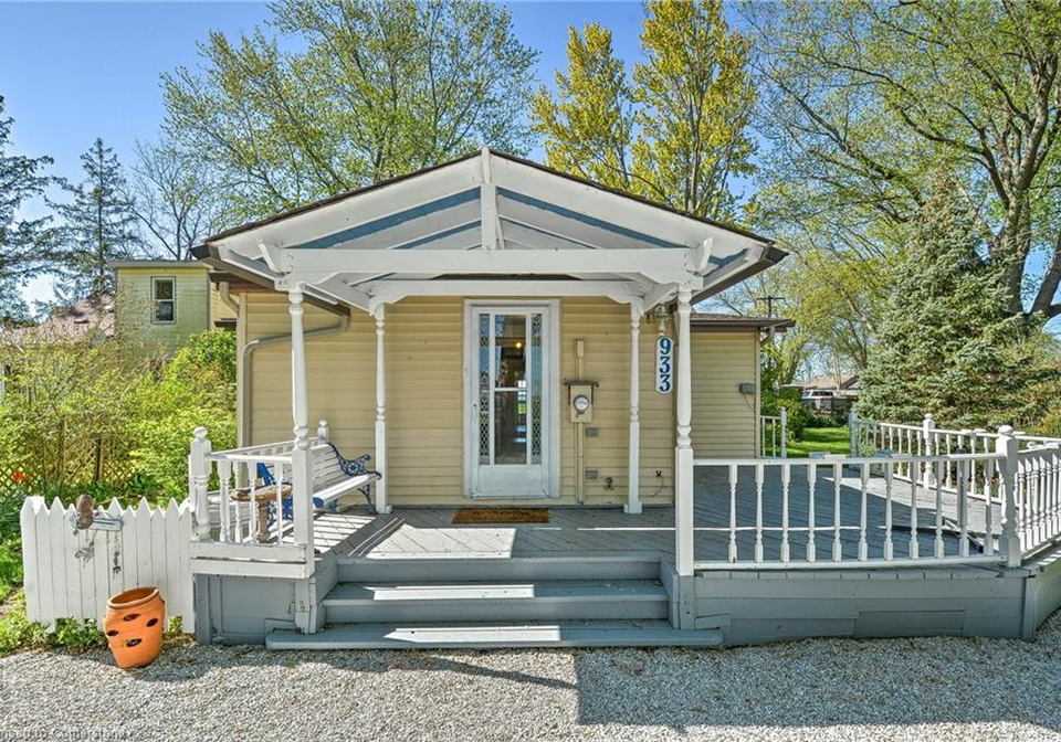 933-twin-gables-drive-essex-ontario-40726221