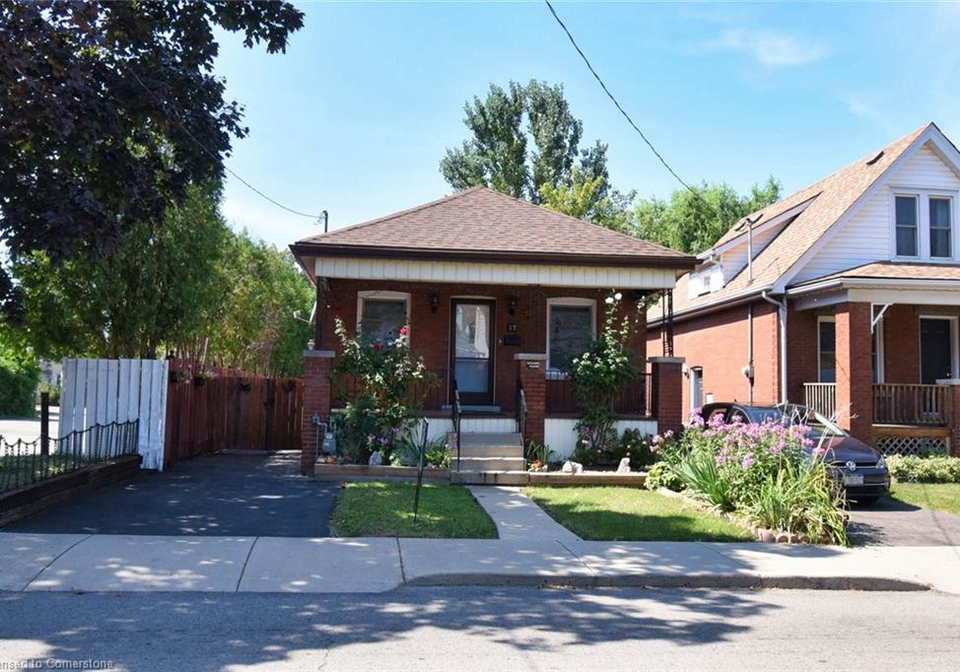 17-park-row-n-hamilton-ontario-40726250
