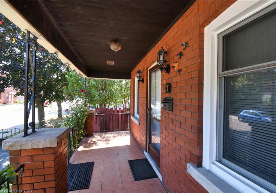 17-park-row-n-hamilton-ontario-40726250