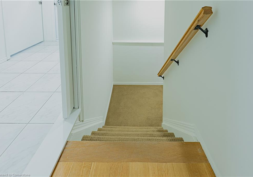 2386-holyhead-drive-burlington-ontario-40726385