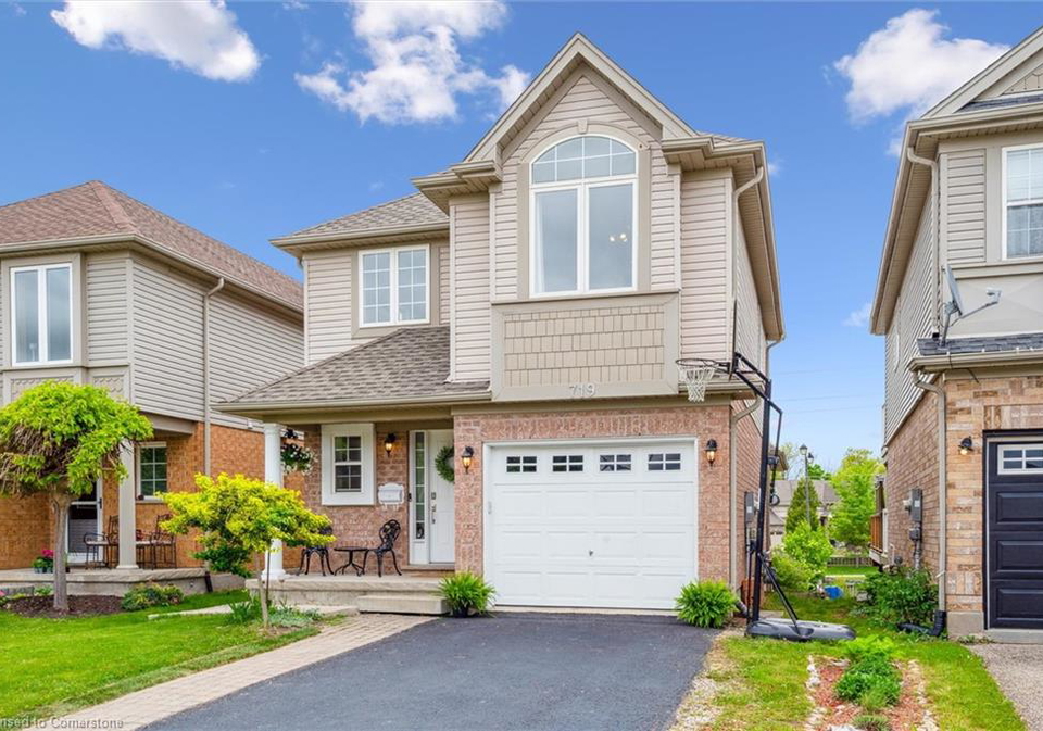 719-grand-banks-drive-waterloo-ontario-40726881