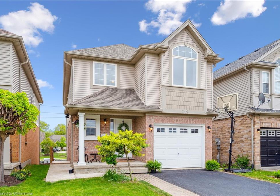 719-grand-banks-drive-waterloo-ontario-40726881