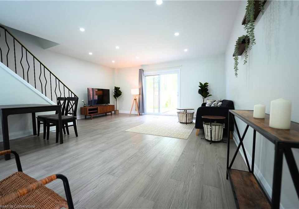 136-jansen-avenue-kitchener-ontario-40727237