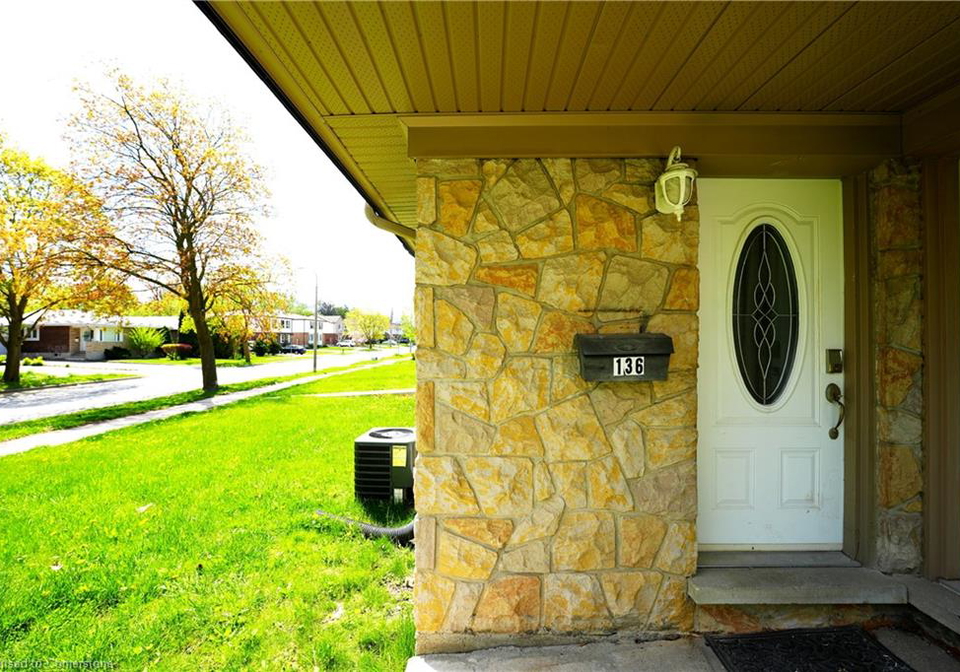136-jansen-avenue-kitchener-ontario-40727237