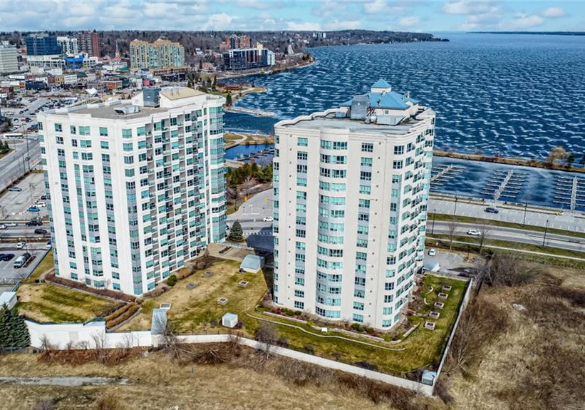 2-toronto-street-barrie-ontario-40727577