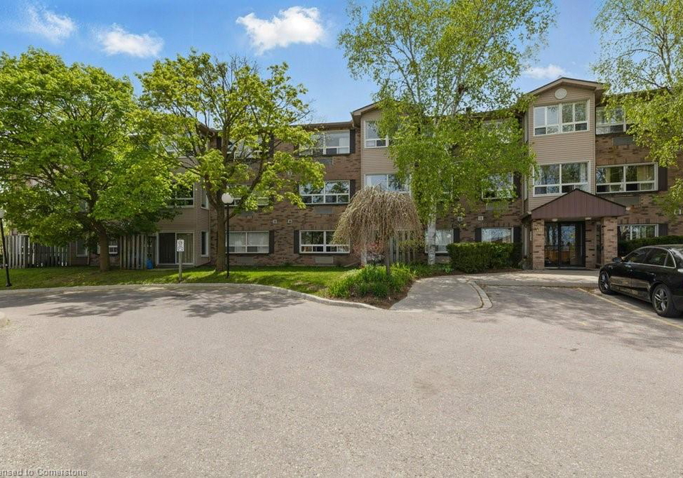 30-hugo-crescent-kitchener-ontario-40727649
