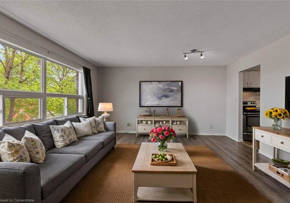 30-hugo-crescent-kitchener-ontario-40727649