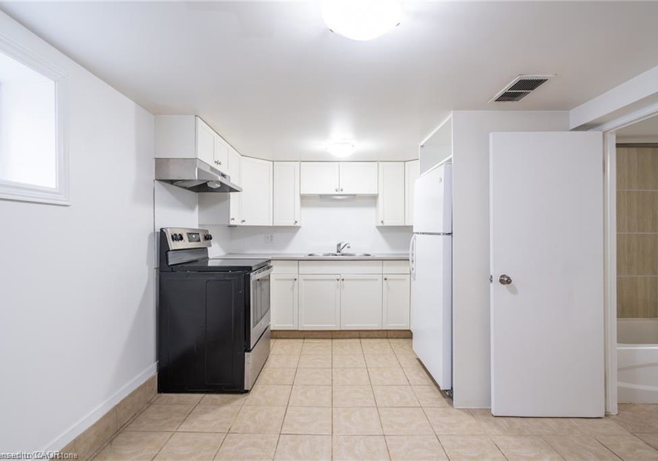 203-east-15th-street-hamilton-ontario-40727725