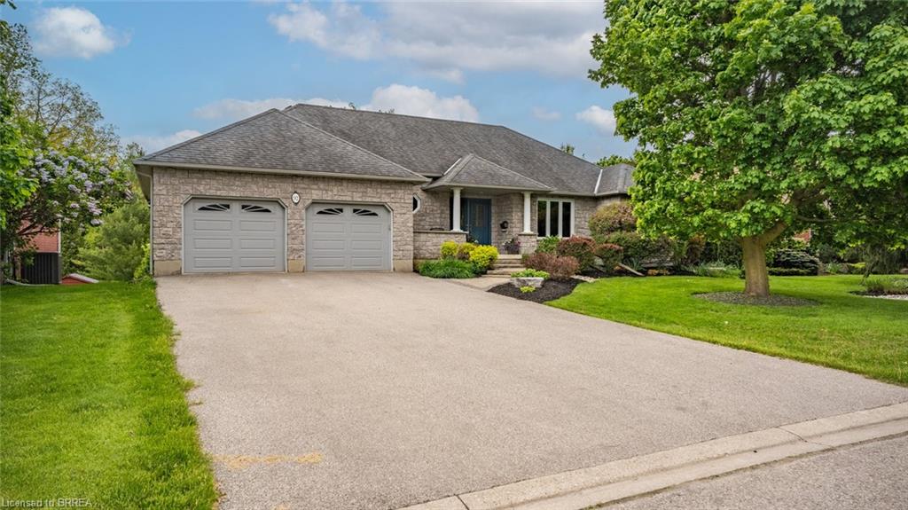 92-race-street-paris-ontario-40727841