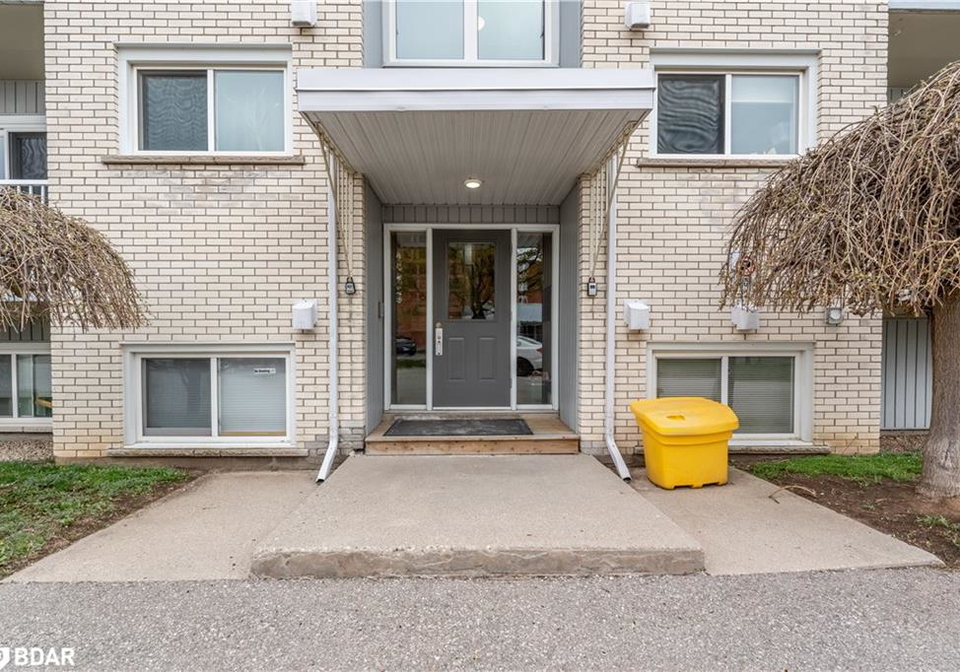 37-conroy-crescent-guelph-ontario-40727905
