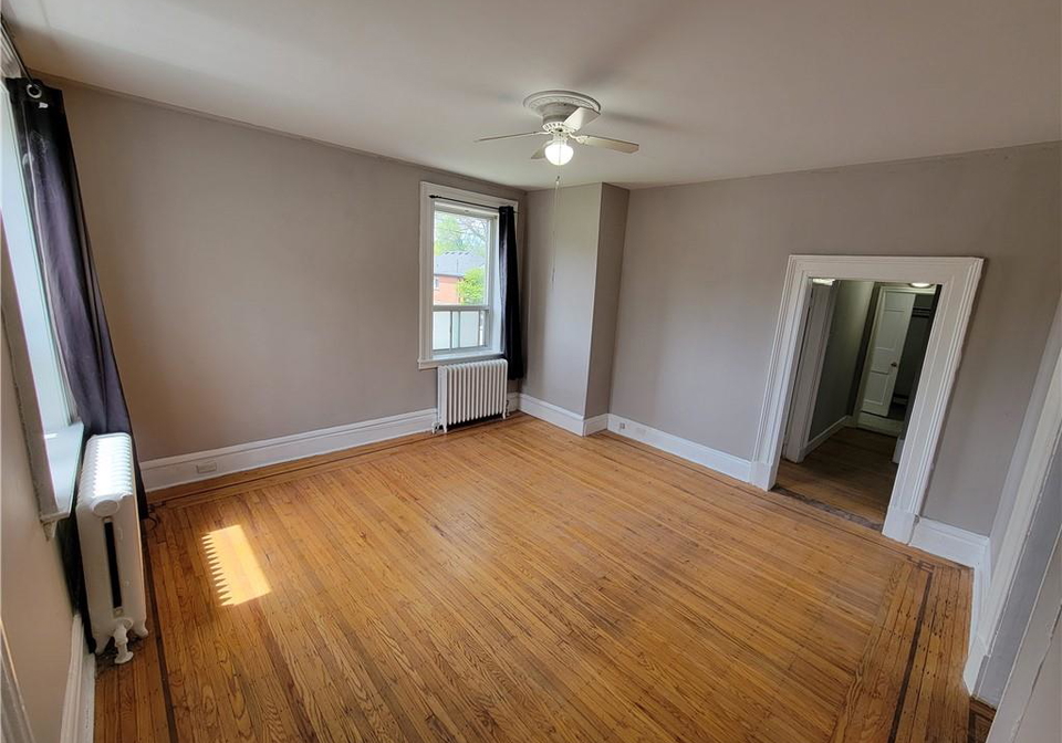 303-east-19th-street-hamilton-ontario-40728054