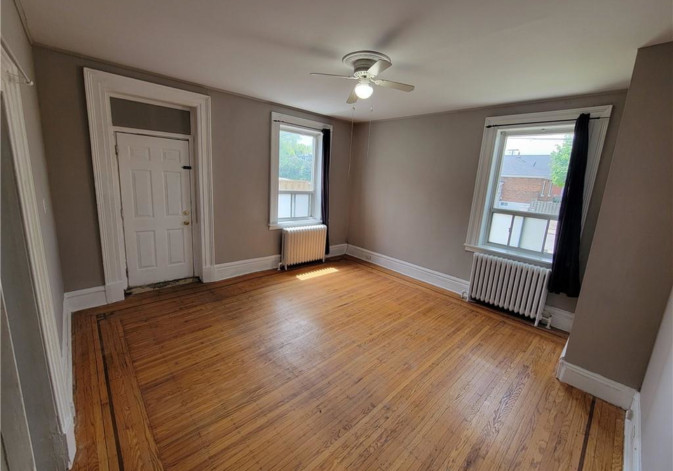 303-east-19th-street-hamilton-ontario-40728054