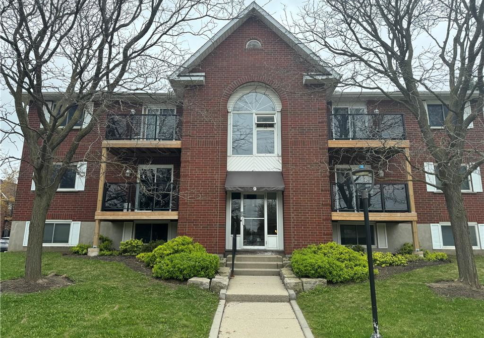 565-greenfield-avenue-kitchener-ontario-40728452