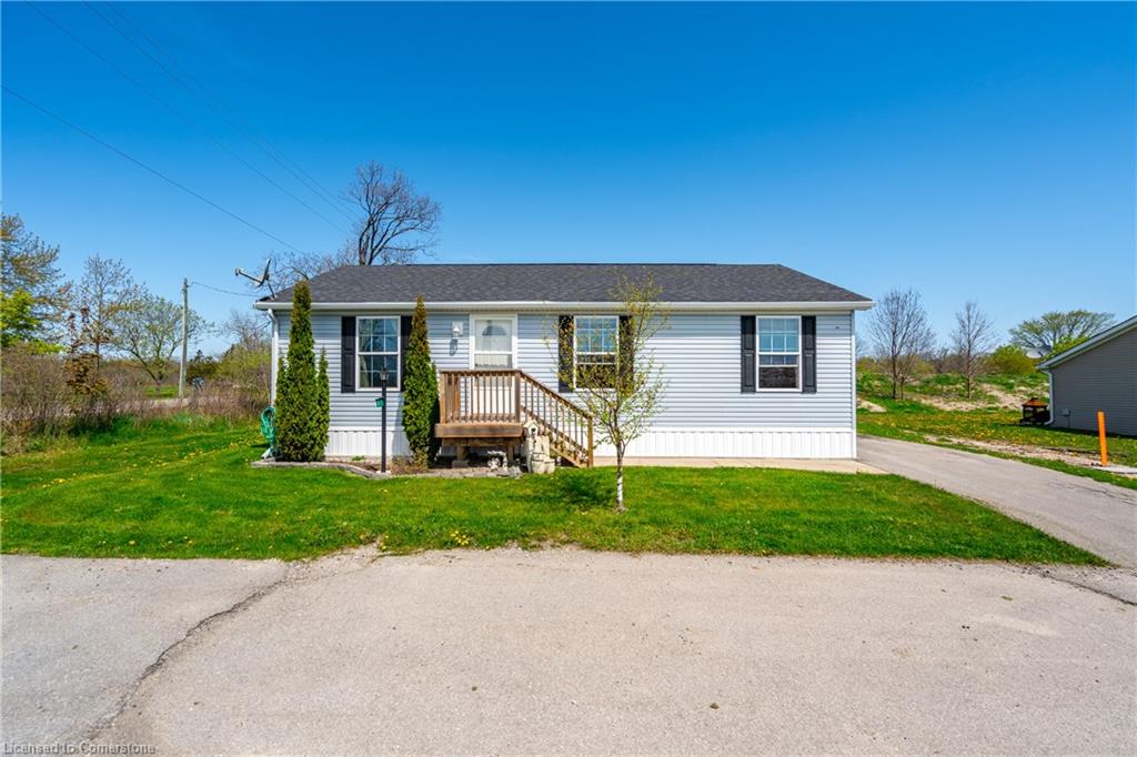 1-forest-trail-selkirk-ontario-40728576