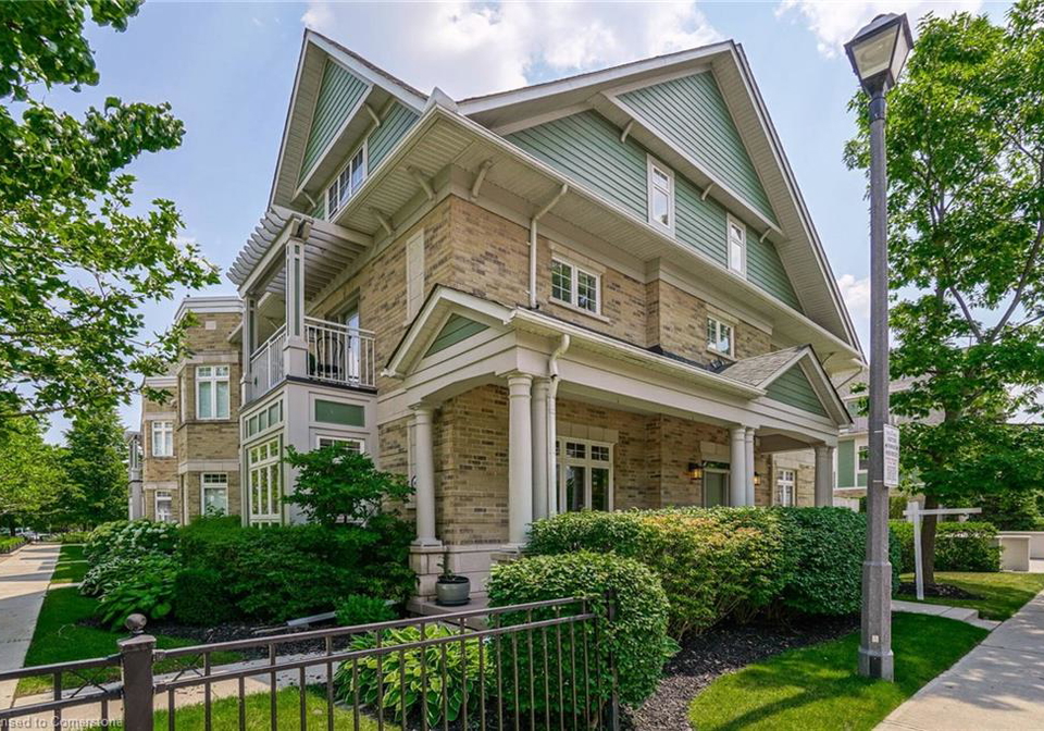 108-compass-way-port-credit-ontario-40729051