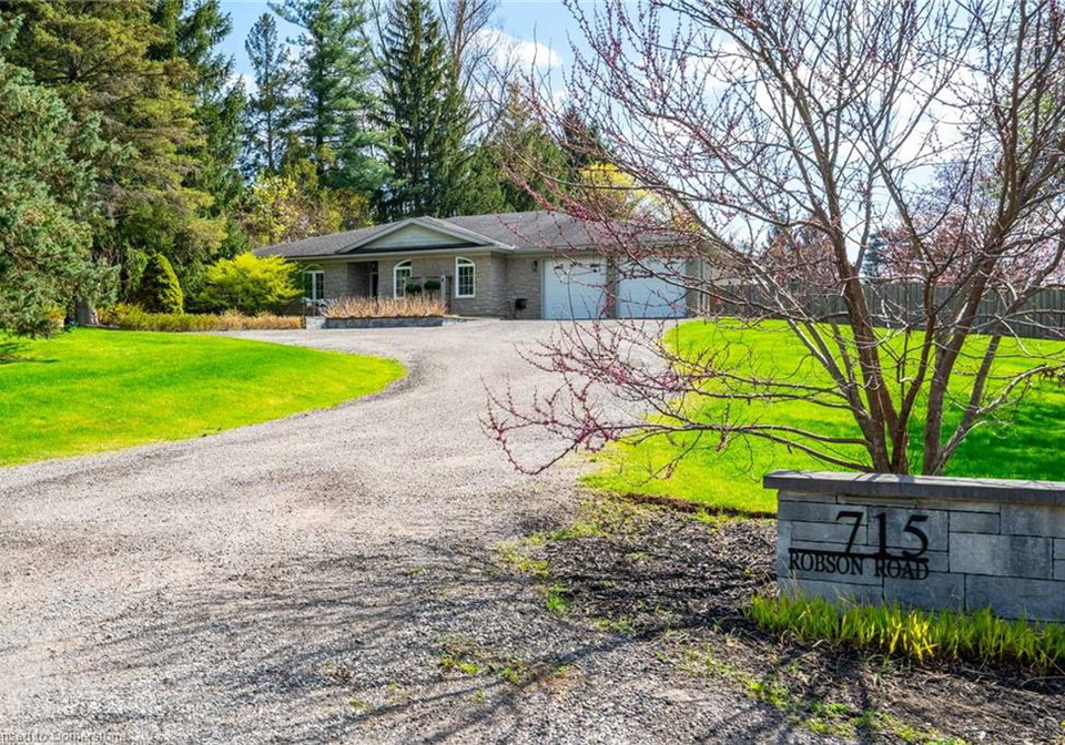 715-robson-road-waterdown-ontario-40729233