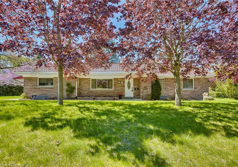 126-mccall-crescent-simcoe-ontario-40729257