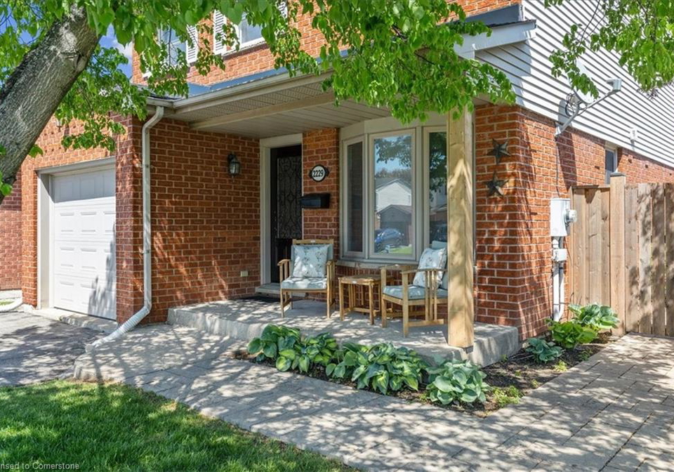 2229-silverbirch-court-halton-ontario-40729350