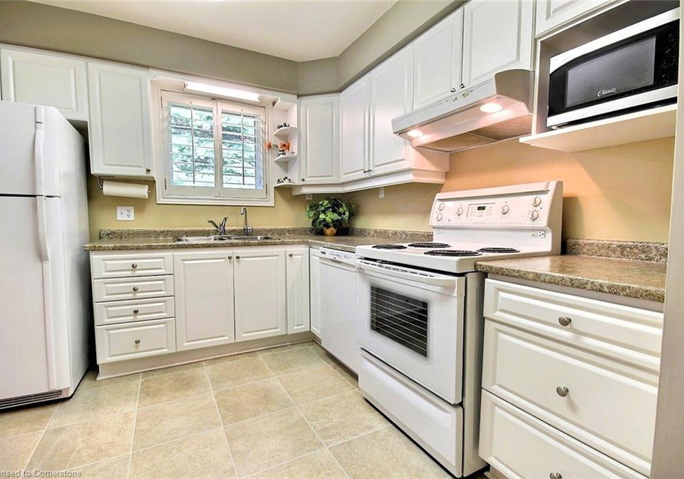 246-dolph-street-s-cambridge-ontario-40729747
