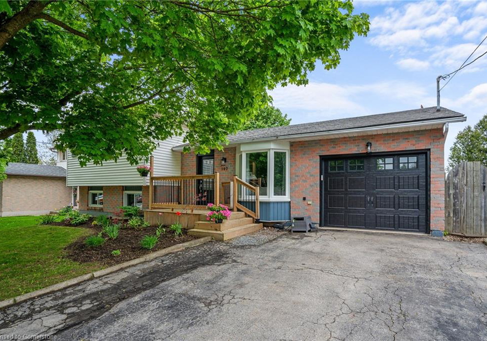 107-ross-street-caledonia-ontario-40729823