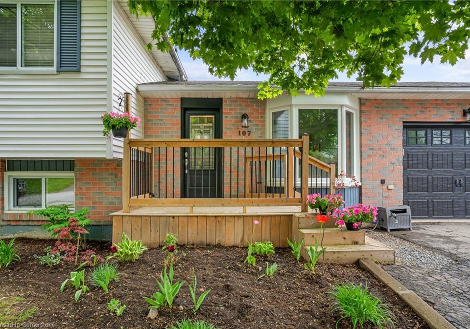 107-ross-street-caledonia-ontario-40729823