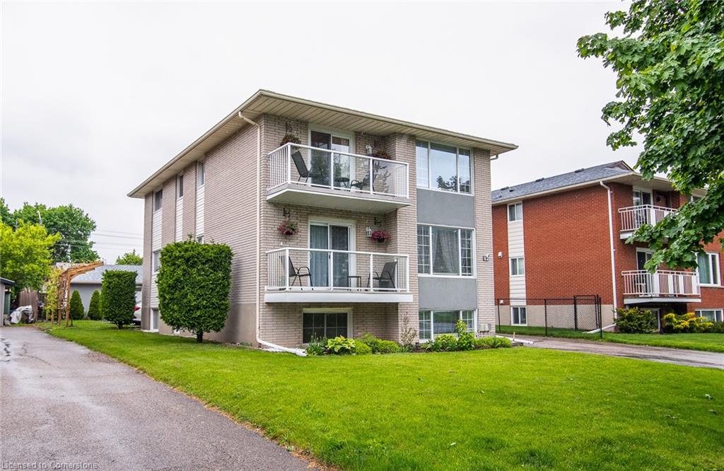 82-carnaby-crescent-kitchener-ontario-40729892