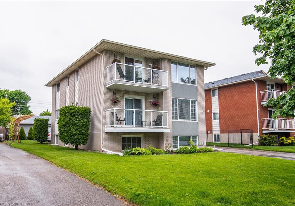82-carnaby-crescent-kitchener-ontario-40729892