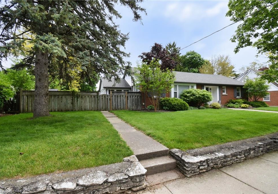 48-devon-street-brantford-ontario-40730036
