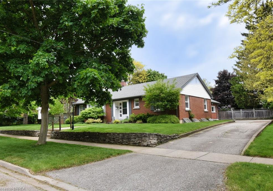 48-devon-street-brantford-ontario-40730036