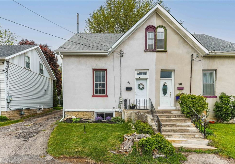 40-walnut-lane-paris-ontario-40730180