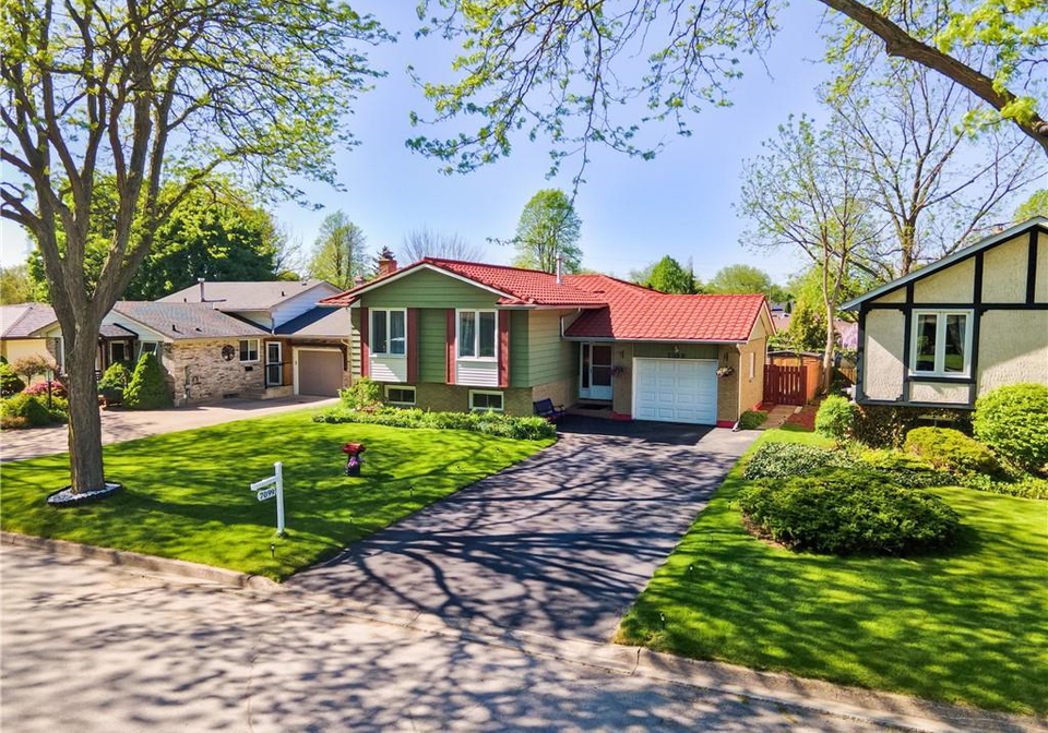 7099-rosseau-place-niagara-falls-ontario-40730260