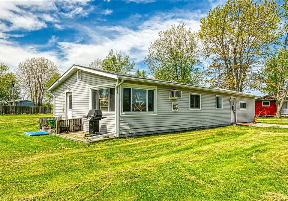 137-blue-water-parkway-selkirk-ontario-40730340