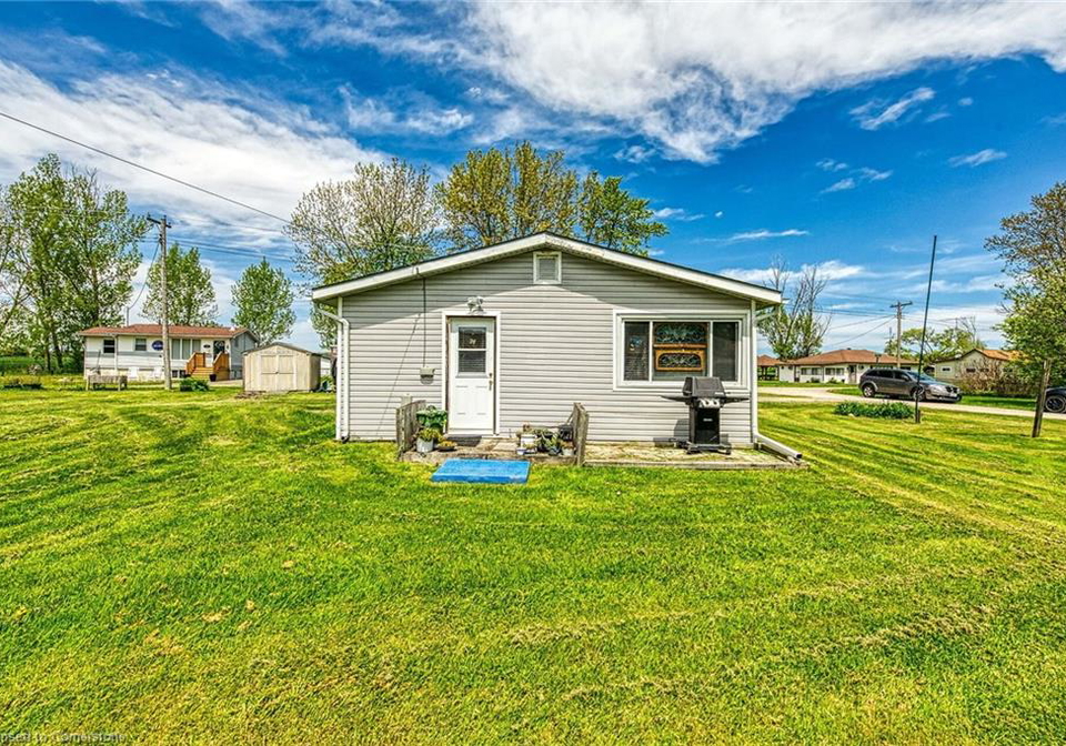137-blue-water-parkway-selkirk-ontario-40730340