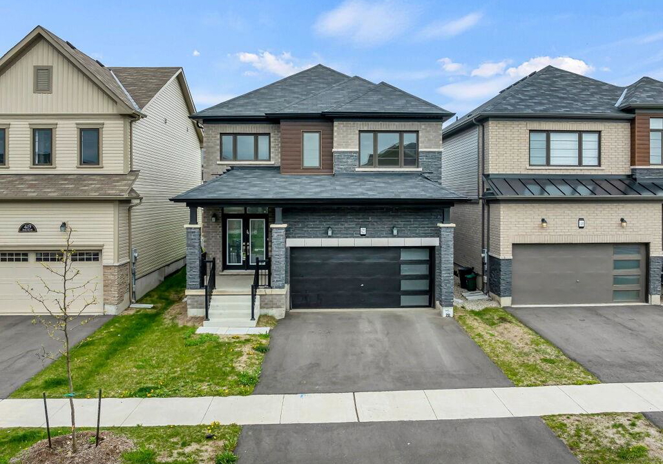 423-dolman-street-breslau-ontario-40730542