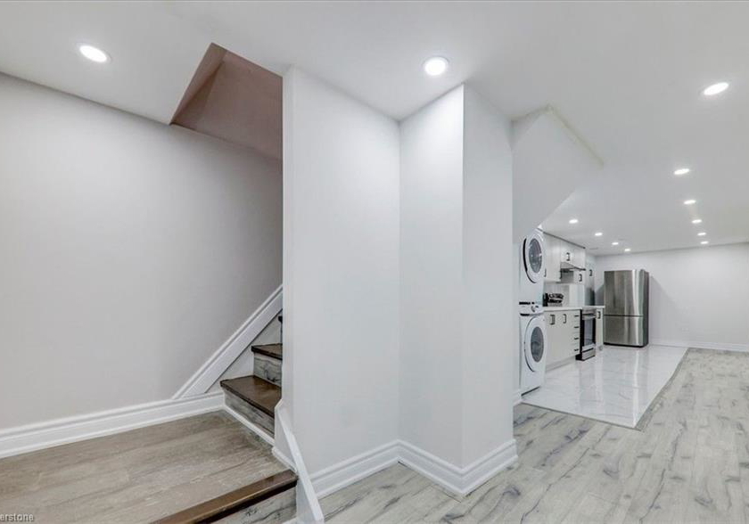 951-essa-crescent-pickering-ontario-40730556
