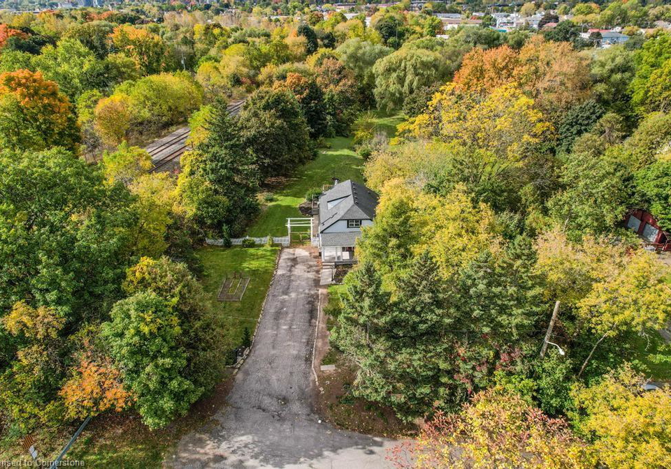 16-norman-lane-cambridge-ontario-40730728