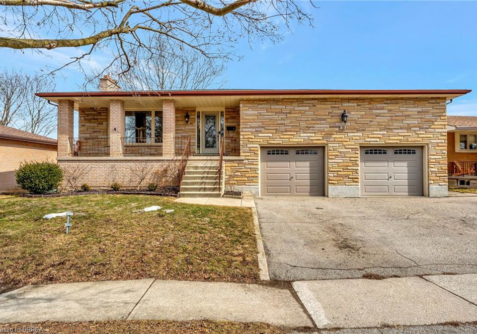 18-sprucehill-drive-brantford-ontario-40730776