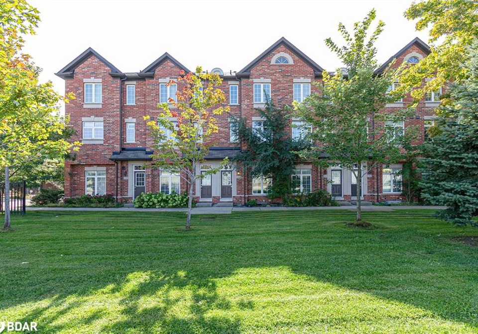 2365-lepage-common-burlington-ontario-40730997