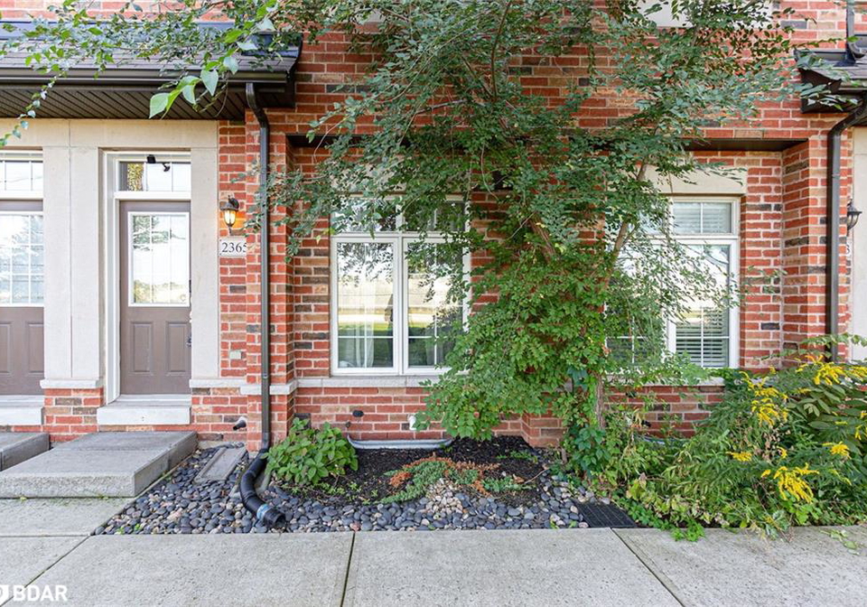 2365-lepage-common-burlington-ontario-40730997