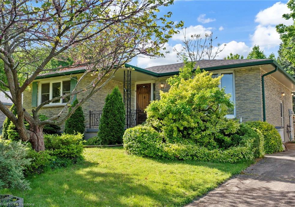 8-grenada-drive-simcoe-ontario-40731030