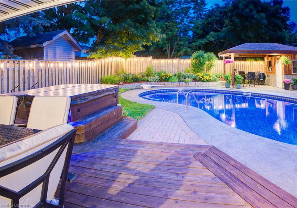 9-toynbee-crescent-kitchener-ontario-40732406