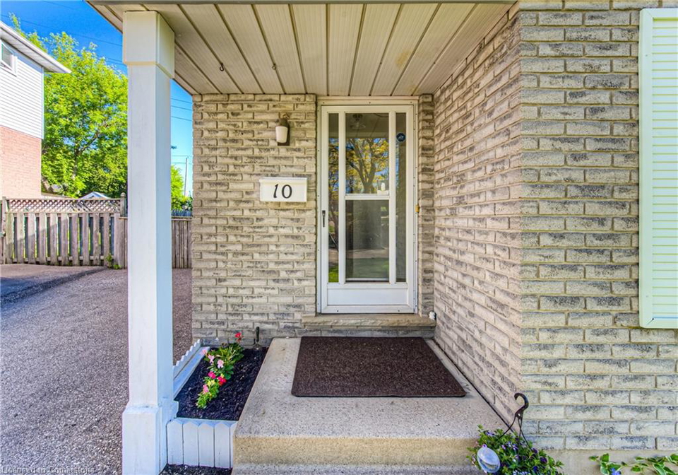 10-catalina-court-kitchener-ontario-40732818