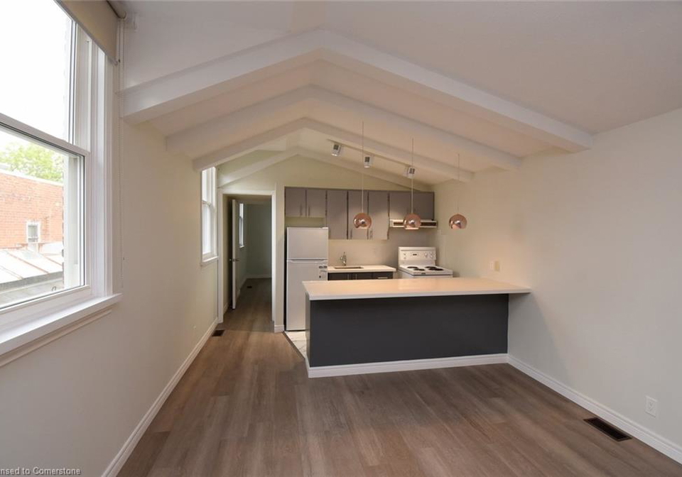 61-king-street-w-dundas-ontario-40733085