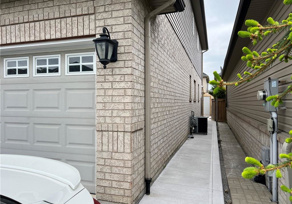 15-weathering-heights-stoney-creek-ontario-40733135